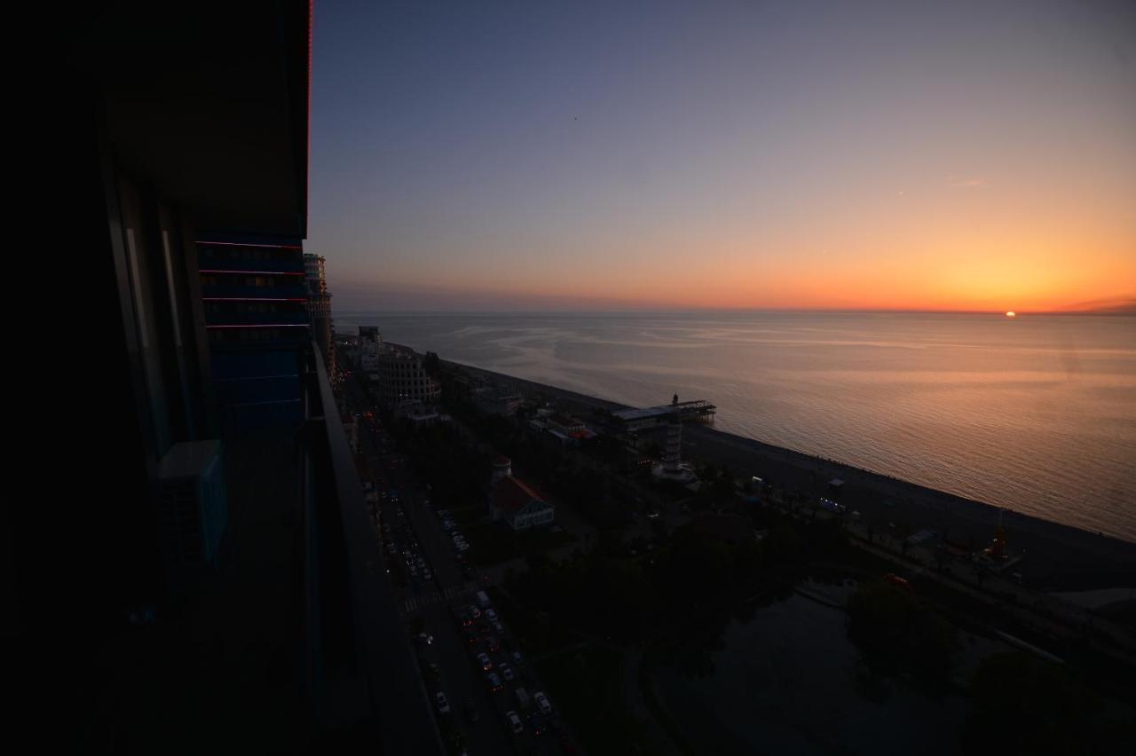 Orbi City Twins Tower Batumi Exterior photo